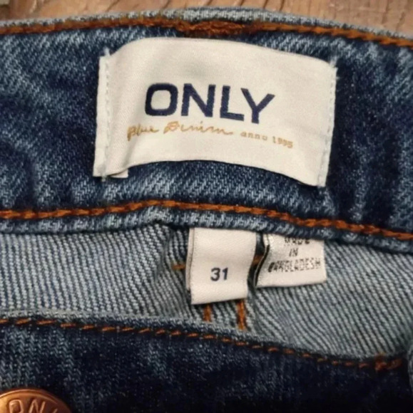 Free With Purchase NWOT Only mom jeans 31 blue jeans - Picture 3 of 3